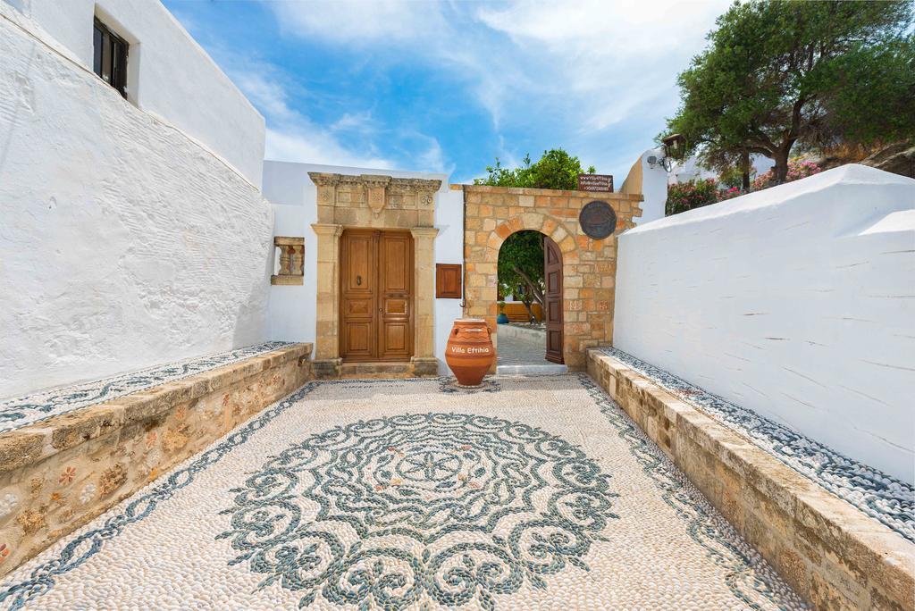 Villa Eftihia In *